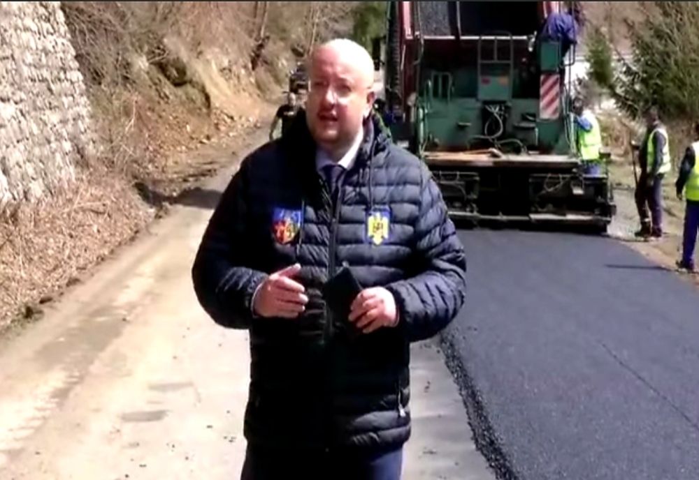 VIDEO Drumuri reabilitate cu asfalt produs în Vâlcea