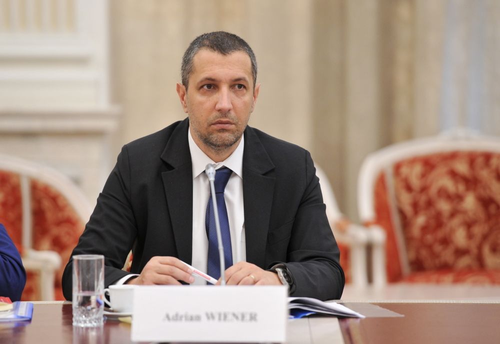 Deputatul USR PLUS Adrian Wiener către Ludovic Orban: Sunt convins că traseiștii cu care ați populat PNL au jurat pe Biblie