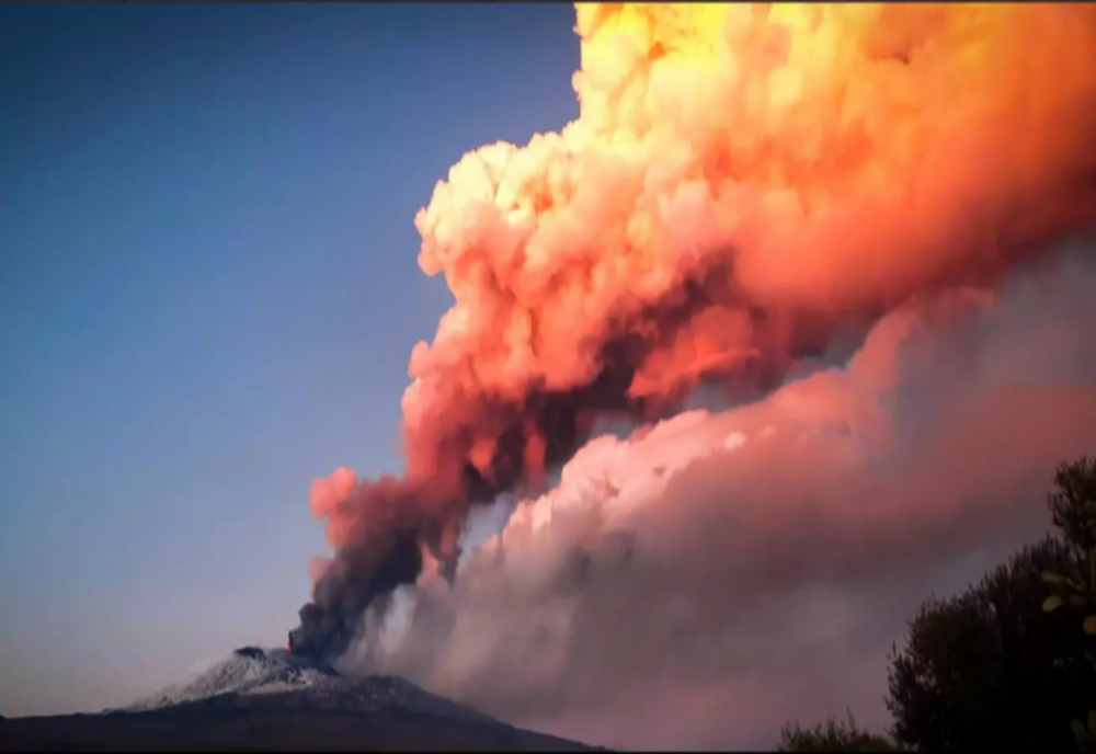 Un nor toxic traversează România, astăzi - Specialiștii recomandă purtarea măștii de protecție