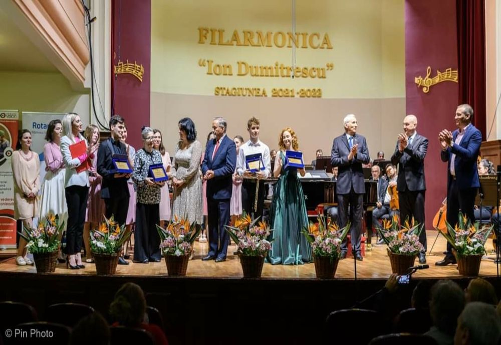 Tinere Talente pe scena Filarmonicii din Râmnicu Vâlcea 