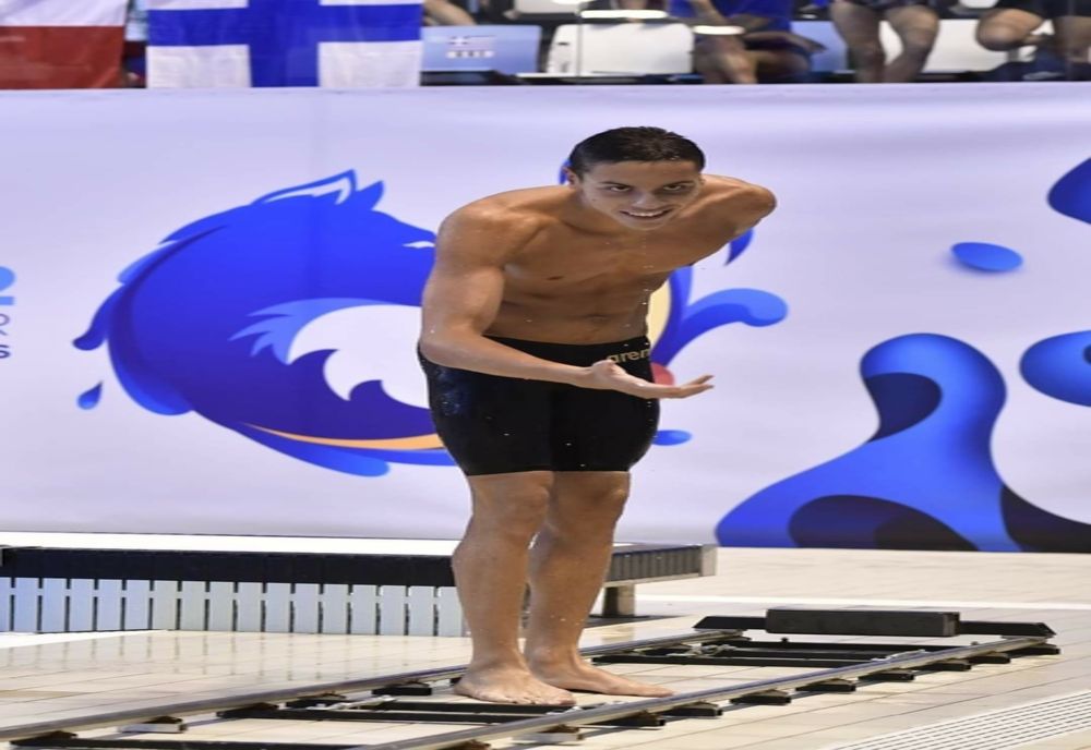 Sportivul David Popovici s-a retras din finala probei de 400 metri liber, de la Campionatul European