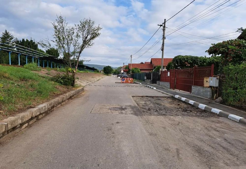 Lucrări pe două străzi din Râmnic