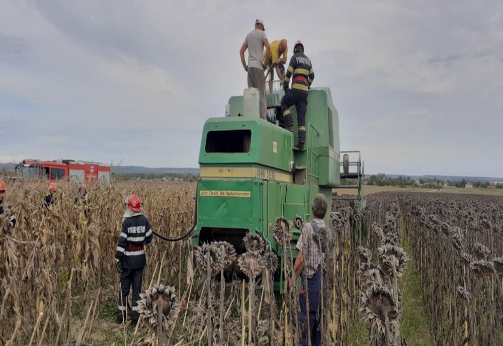 Un utilaj agricol a luat foc pe un camp. Unde s- a intamplat