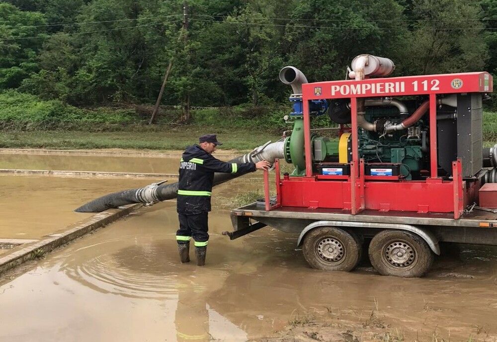 Inundații la Vâlcea în urma ploilor