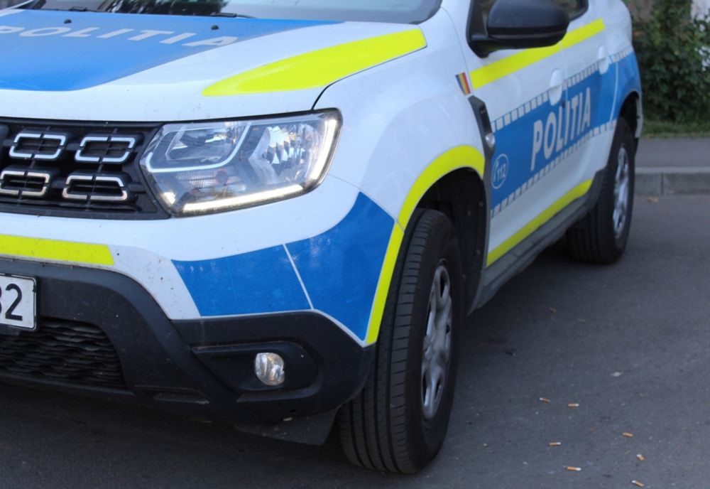 Un bărbat a decedat marți, după ce a fost prins sub un palet cu panouri fotovoltaice