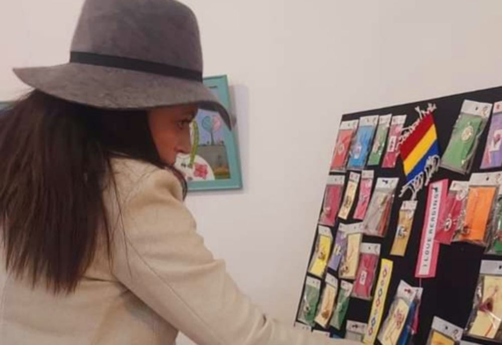 Senatorul Claudia Banu, printre primii vizitatori ai Târgului de Dragobete deschis la Muzeul de istorie