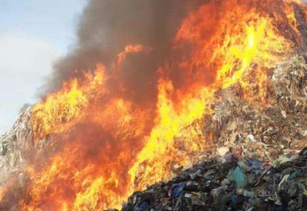 INCENDIU LA PLATFORMA OLCHIM DIN RÂMNICU VÂLCEA