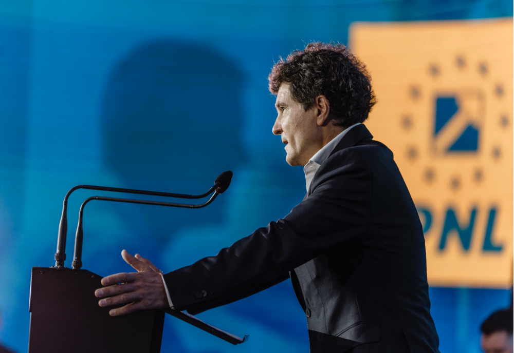 NICUȘOR DAN: GUVERNUL NU TREBUIE SCHIMBAT, CI FELUL ÎN CARE FUNCȚIONEAZĂ