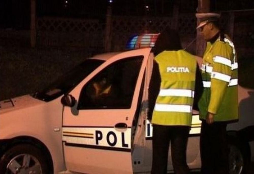 Patru polițiști din Dolj, suspectați că luau mită pentru înmatriculări peste tarifele legale