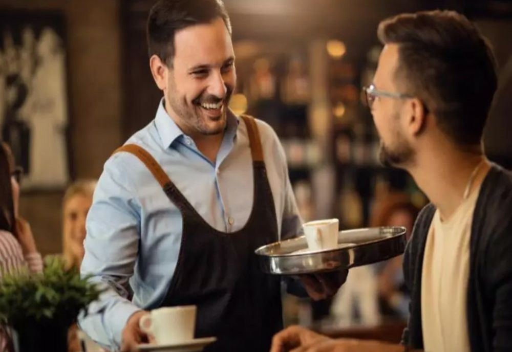 O țară europeană caută români pentru sezonul de iarnă. Salarii de până la 3.000 € și cazare gratuită