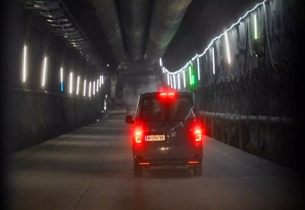 Europa sapă istorie. Trei țări se unesc sub munți pentru cel mai lung tunel feroviar construit vreodată