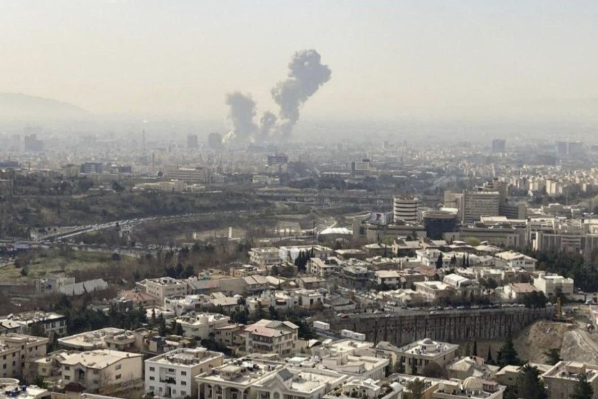 Israel lovește cel mai mare complex petrochimic din Iran. Teheranul respinge condiții-cheie din planul de pace