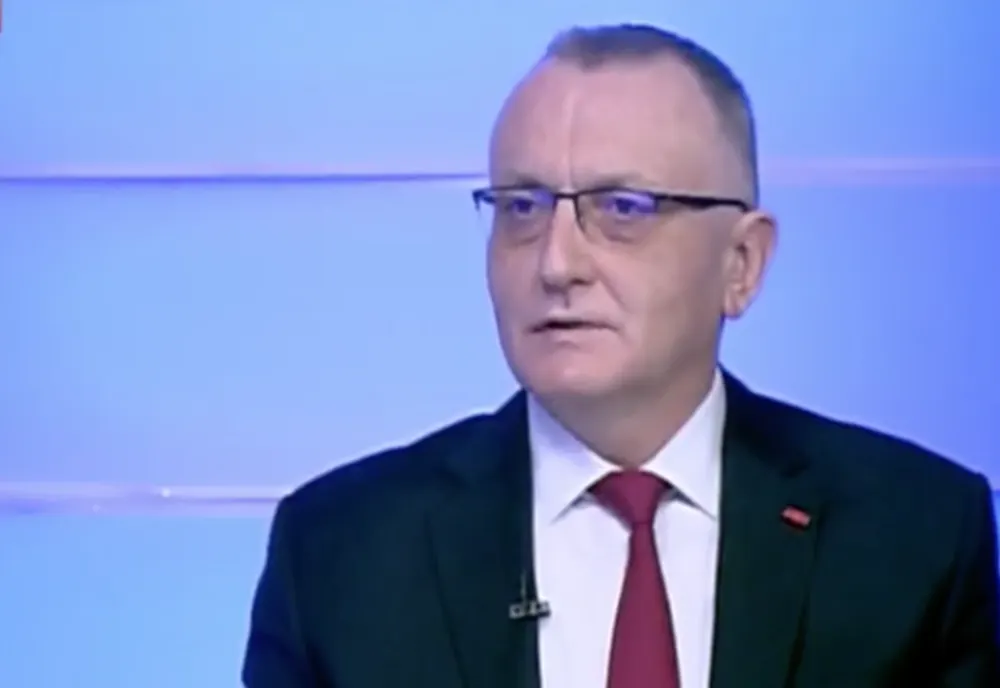 EXPLOZIE de cazuri cu COVID-19 în școli. ZECI de elevi și profesori infectați! Sorin Cămpeanu: "Apar probleme tocmai din cauza unei anumite lipse de responsabilitate"