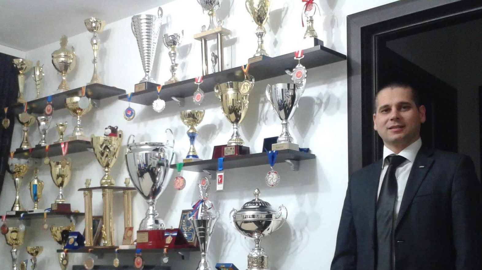 BE1CA9AE-100D-4C94-8E5A-1E3389ED1A6F