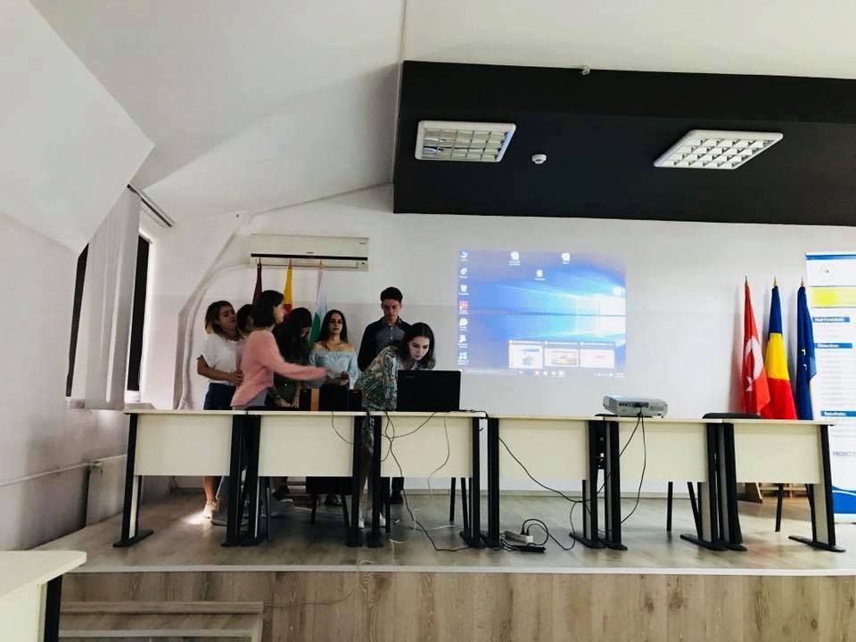 42506508_237798420247725_3056405071223848960_n