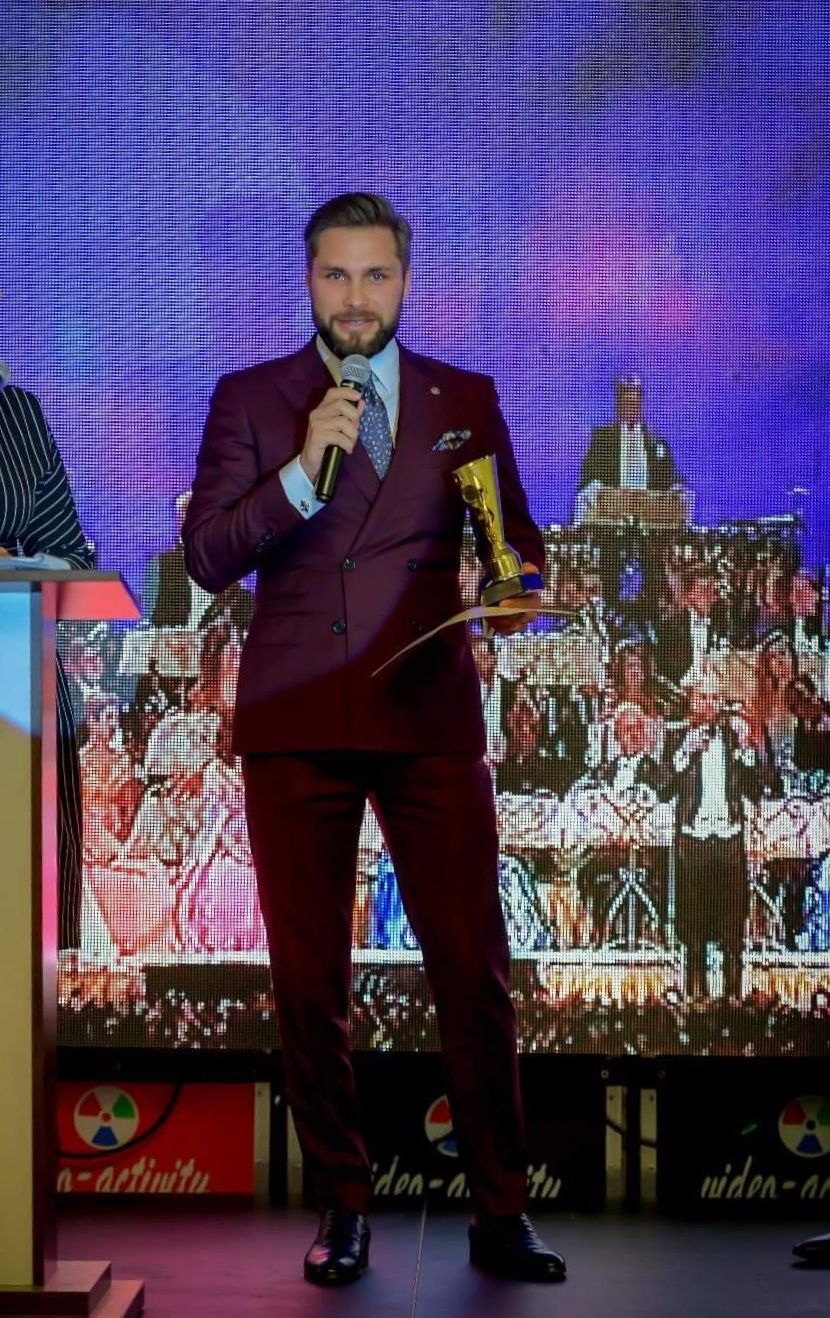 487BA2F7-259F-43D0-9422-FEA92A79C8ED