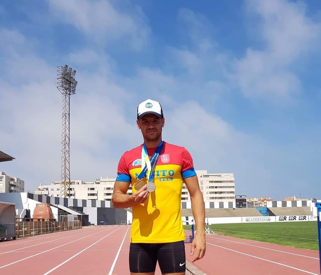 9E5BF158-BADF-4609-824D-E02CEAE2EAD3