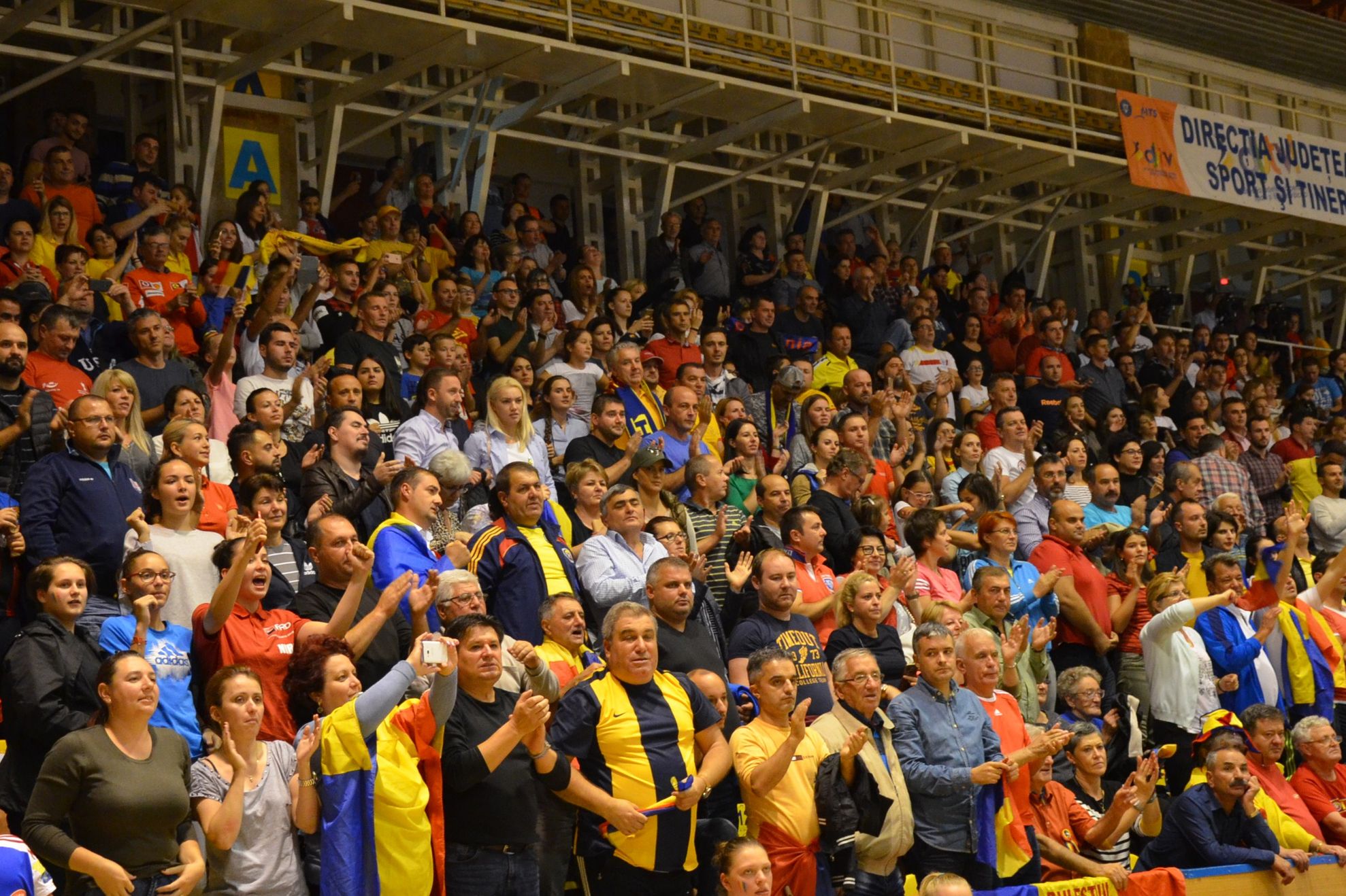 suporteri valceni in sala traian