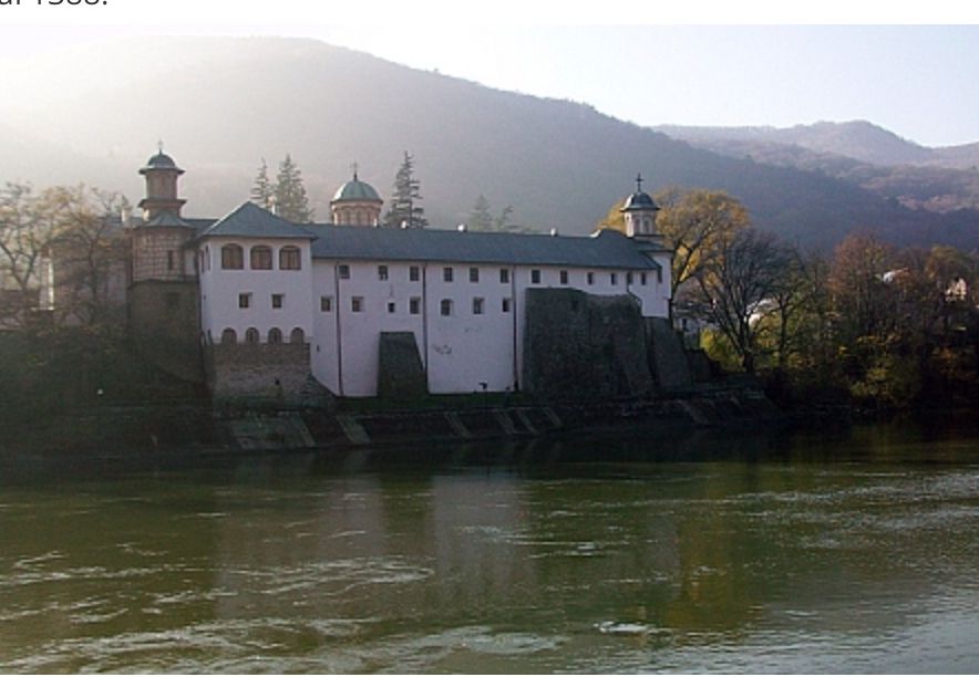 2F6448AD-52F2-4B7D-968D-DAD9EA601B0A