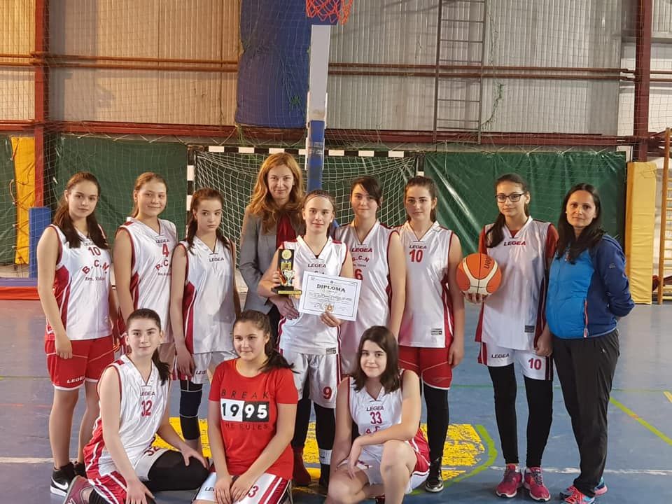 52387444_2338754659508309_186431920295378944_n