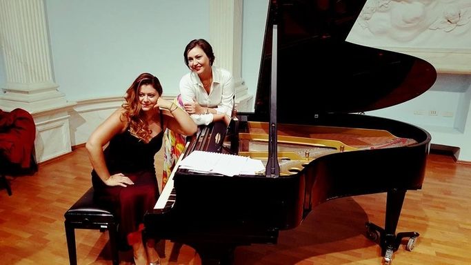 Daniela-Nane-și-Ioana-Lupașcu