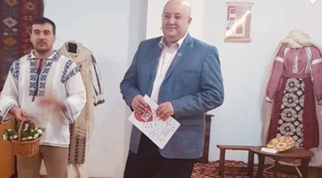 FBB63F50-3F46-4AB9-B34E-5FF4391C71D6