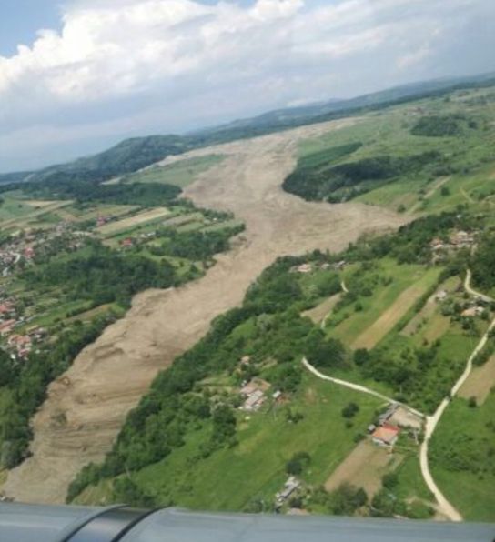 3E409B00-5B2A-4B11-8EE1-2A20E70343E6