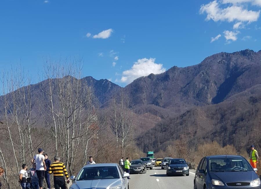 434C019B-DFD0-4F5C-B81B-E0418C3CCCF3