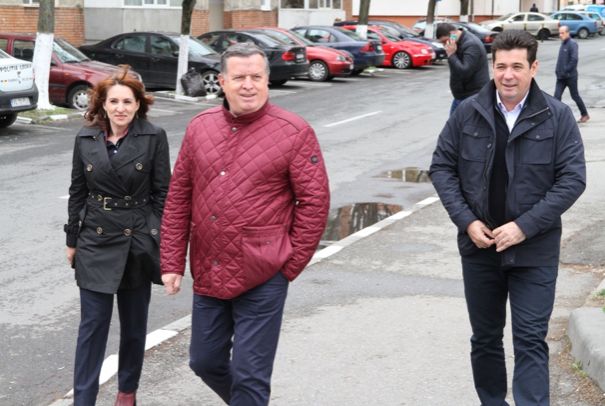 F054D2EC-EE9A-4B44-940E-1DF7673D93B2