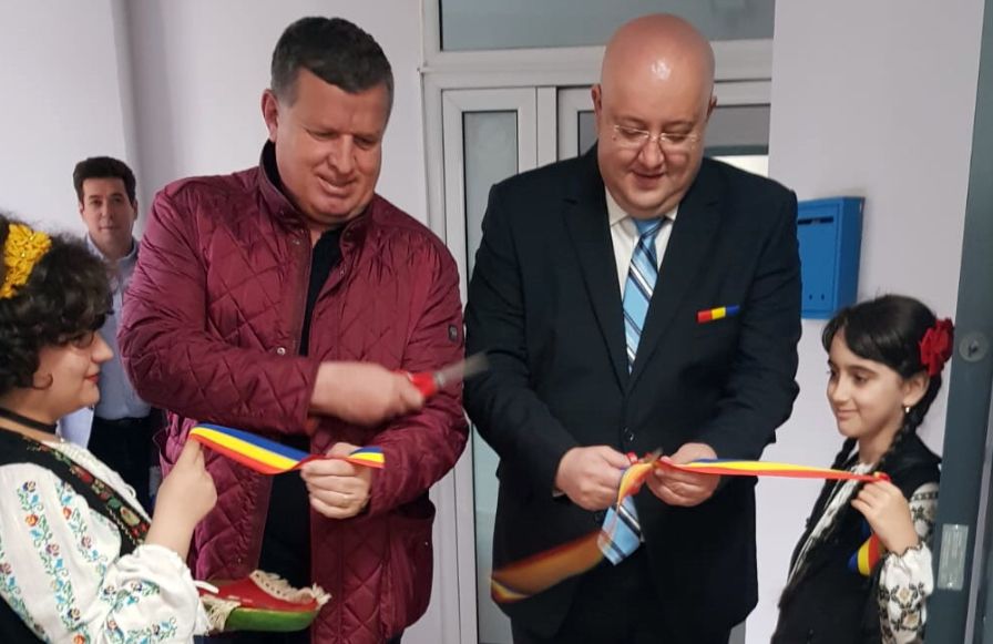 AD73C42F-784B-4334-994F-B073579824AF