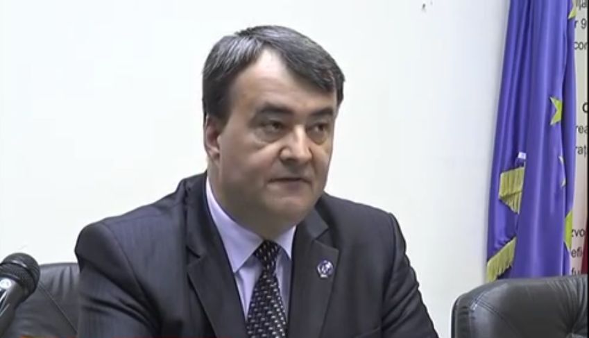 FD8FEDF3-9C61-4970-BDE7-D13E4A235F28