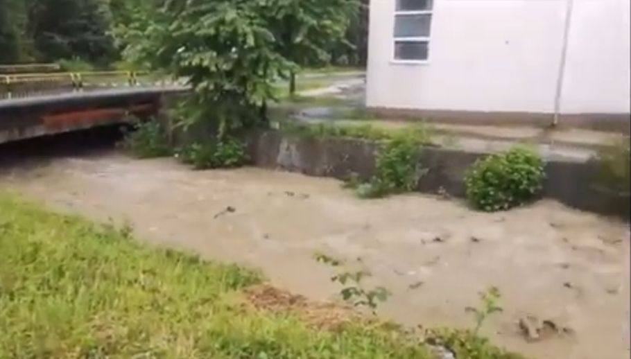 1417E325-B985-4522-A534-DCA3BB7941F4