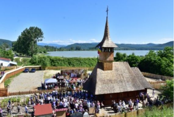 2FE7794E-F164-4E1B-A505-C4F38A4DF760