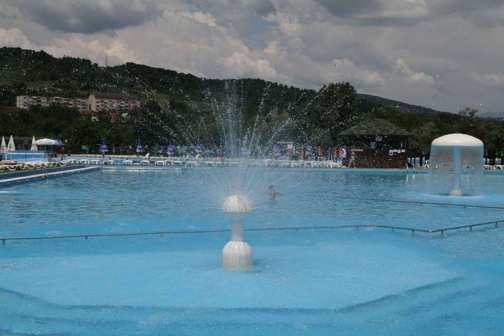 A7C9E313-4C22-4280-8DA9-553FE1774B1E