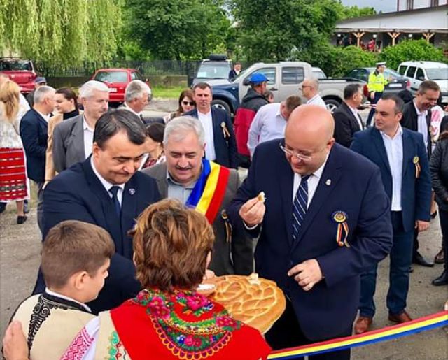 DF06371C-F0B6-4BD1-B13A-2C2F7647F9C3