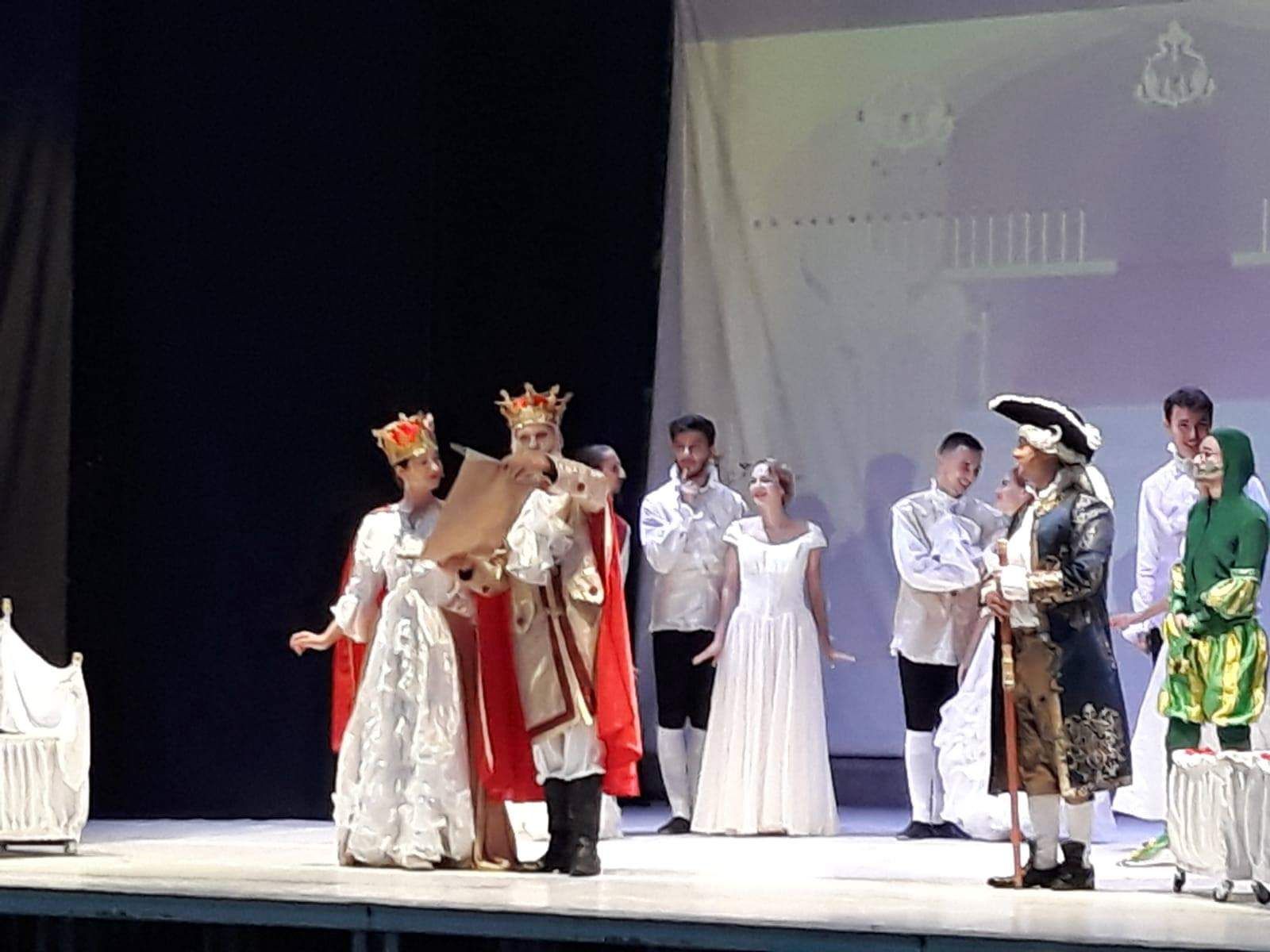 5CF22CEB-B632-4D8B-ABE8-6900B193FC12