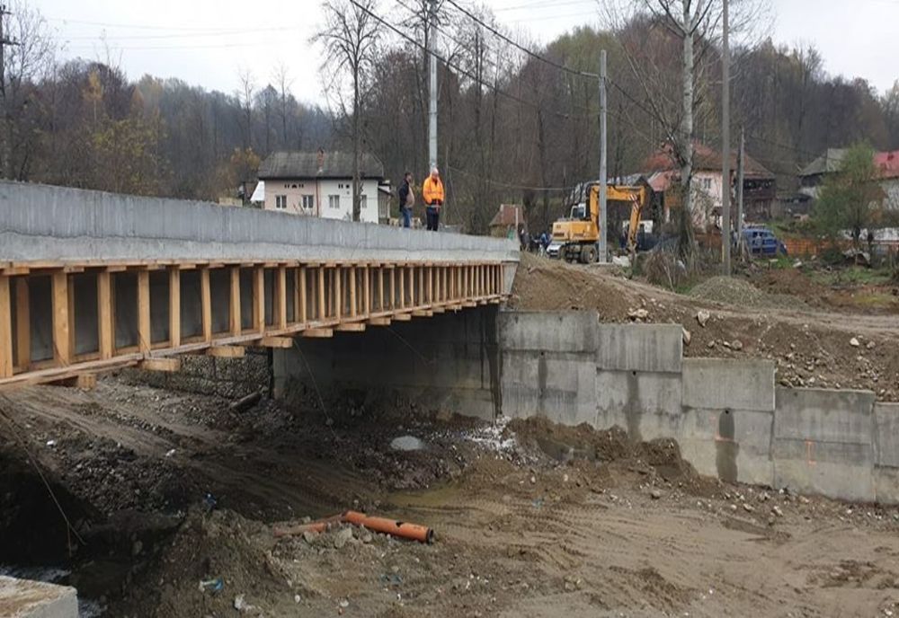 Refacerea podului de la Bărbătești, pe ultima sută de metri !