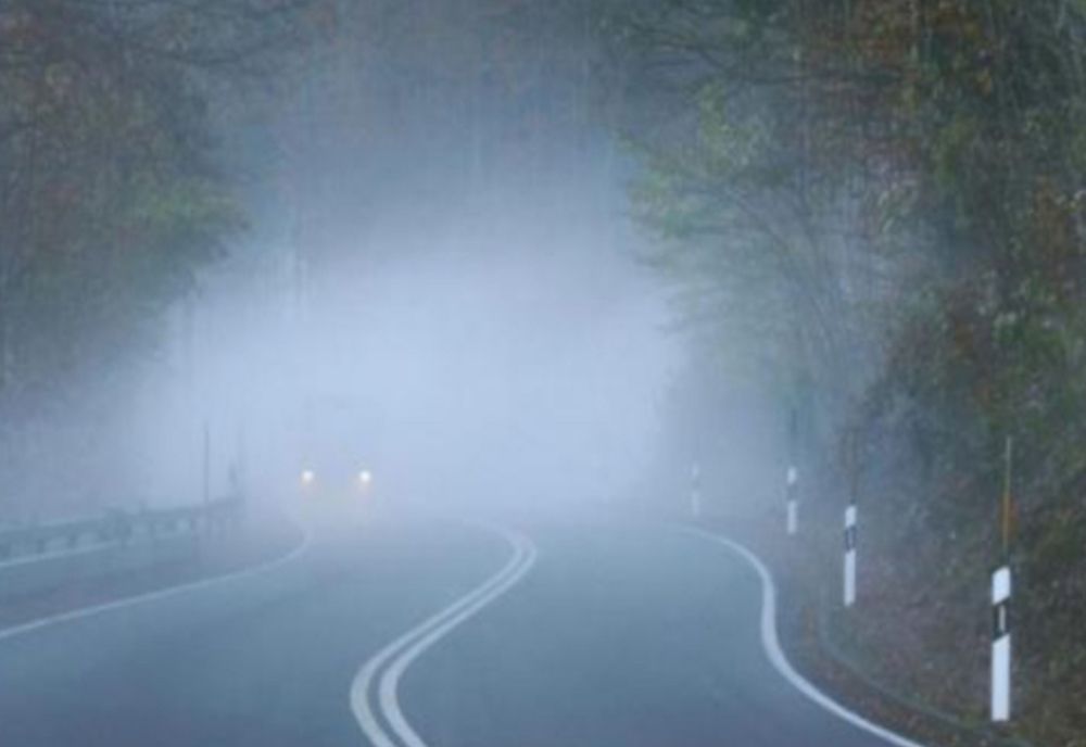 Conduceți prudent! Se circulă în condiții de ceață în mai multe zone din țară!