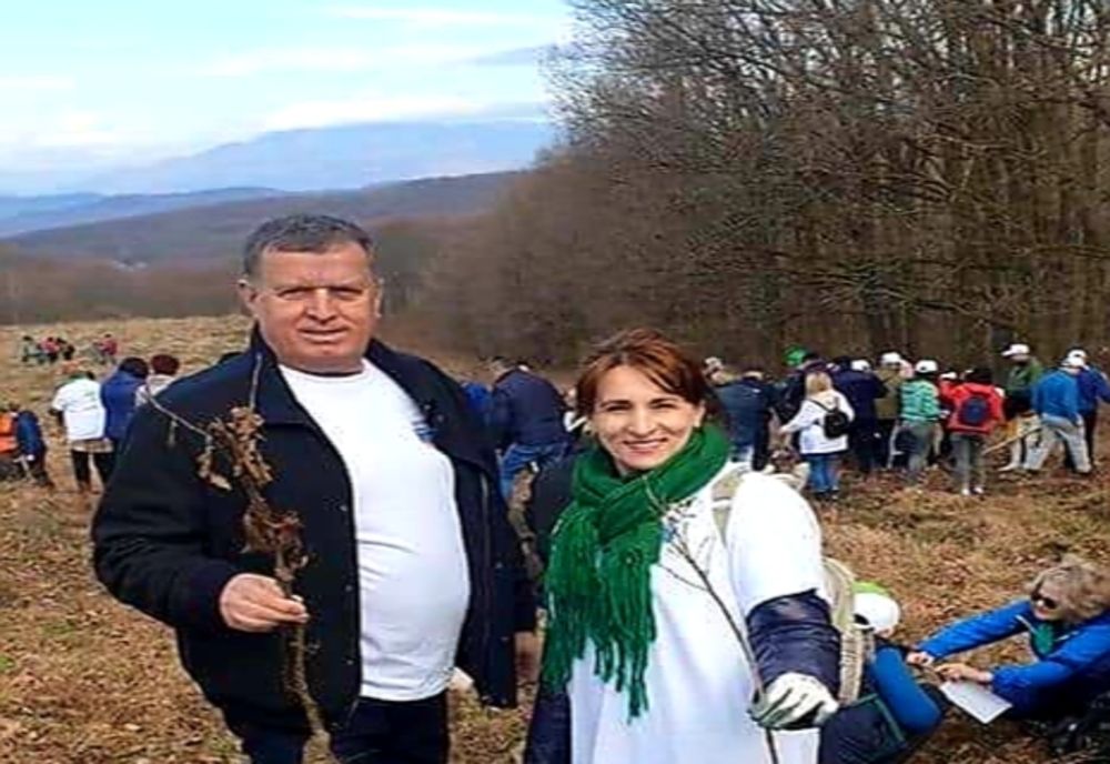 Aproximativ 400 de copaci, plantați în Fețeni, Vâlcea