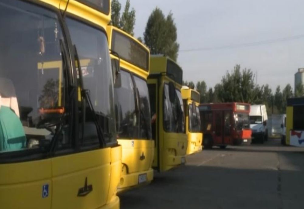 Noi modificări ale curselor de transport vâlcene, începând din această lună