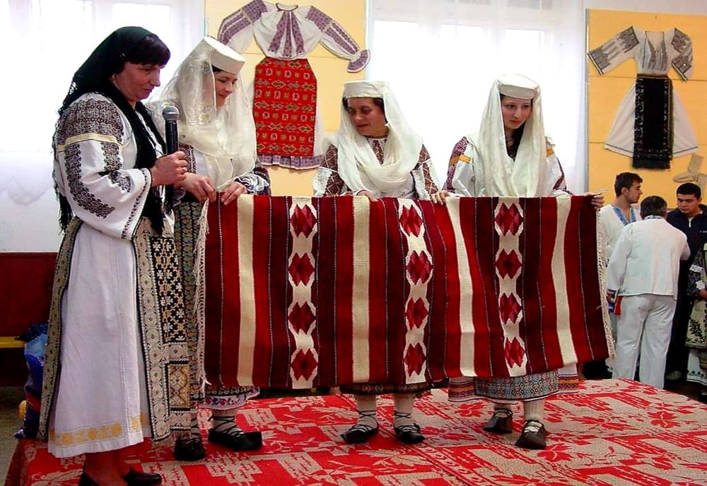 Creații virtuale ale meșterilor vâlceni