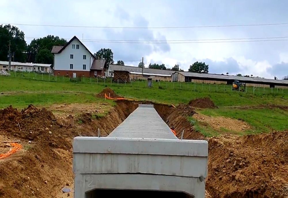 Continuă lucrările pe șantierul Lotului de autostradă Sibiu - Boița