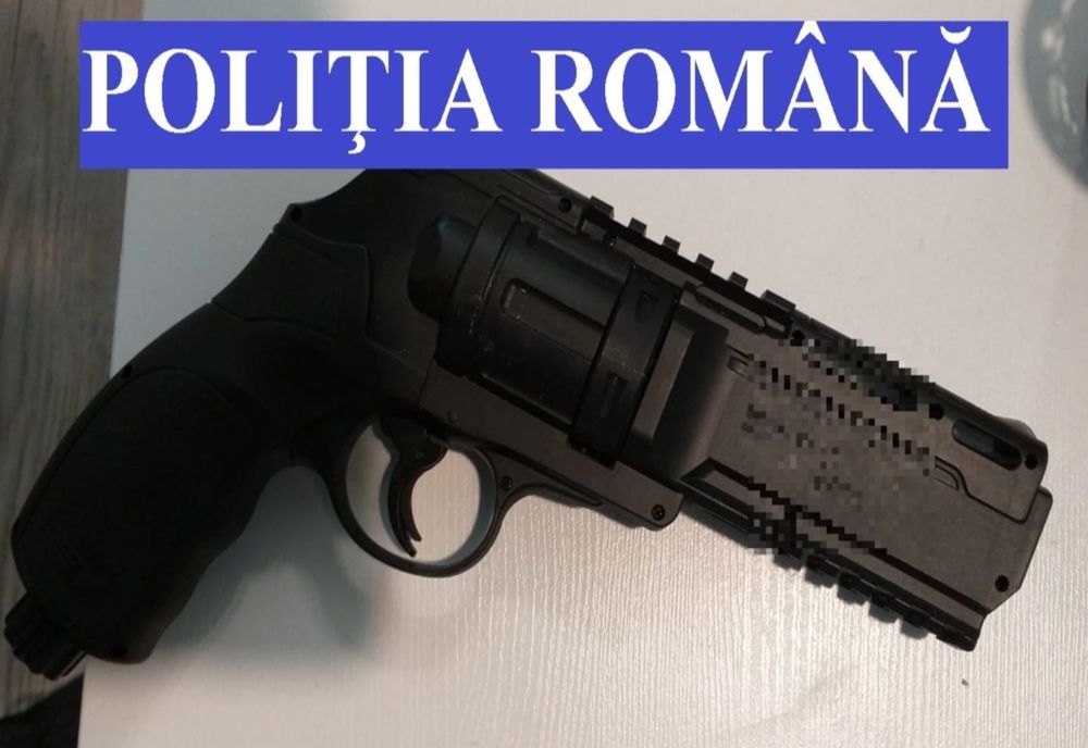 VIDEO | Percheziţii în Cluj şi Vâlcea într-un dosar de proxenetism! Suspecţii au obţinut 1 milion de euro din prostituţie