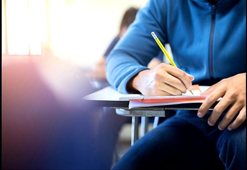 Evaluarea Națională: 172 482 de absolvenţi ai claselor a VIII-a s-au înscris 