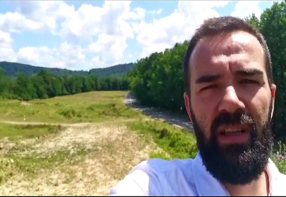 Bogdan Popa lansează o petiție către primăria Râmnicului și avansează ideea construcției unui amfiteatru pe platoul Fețeni