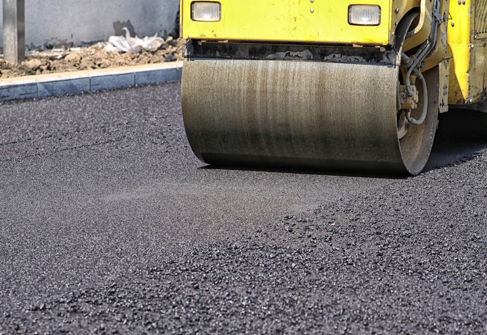 Lucrările de pe DN 7A, la limita dintre județele Hunedoara și Vâlcea, aproape de final