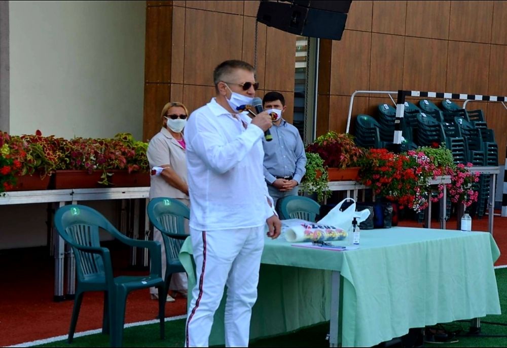 Fostul sportiv de performanta Marcel Boboc ii sprijina pe tinerii pugilisti valceni