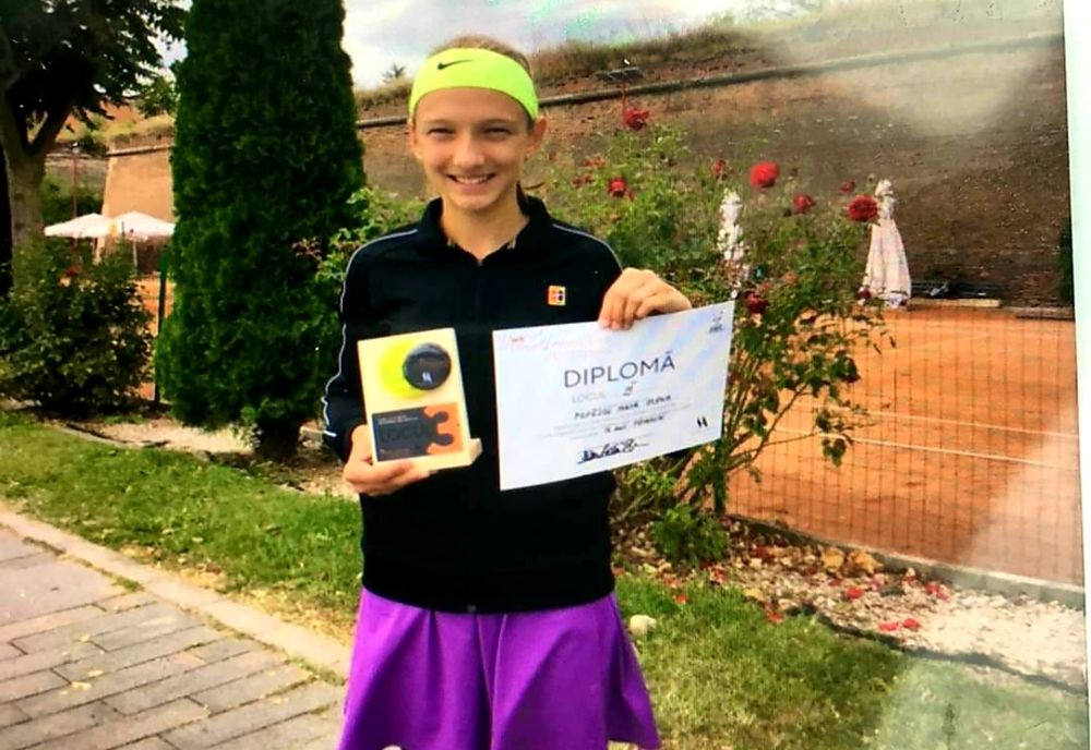 Maya Popescu a reprezentat tenisul vâlcean pe Dealul Citadelei