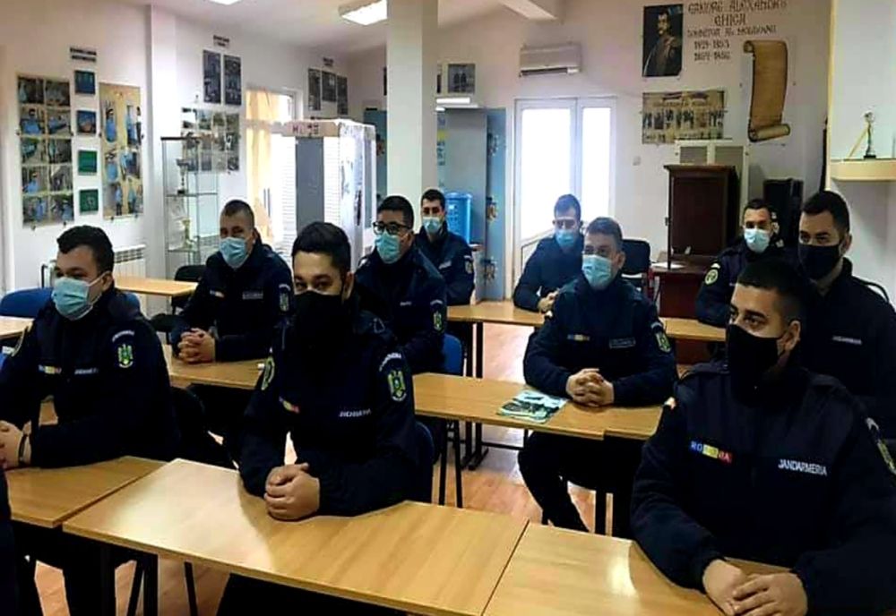 Final de stagiu de practică pentru elevi ai Școlii de Subofițeri Drăgășani, în Mehedinti