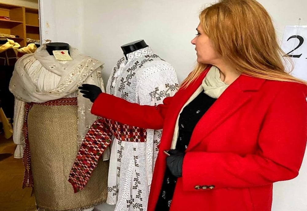 Perfectiunea ii apartine lui Dumnezeu. Colectii unice la Valcea, prezentate elevilor de Compania Happy Place Events